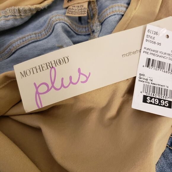 "Indigo blue " Woman's Maternity Distressed Jean Shorts Size: 1X NWT - Picture 5 of 6